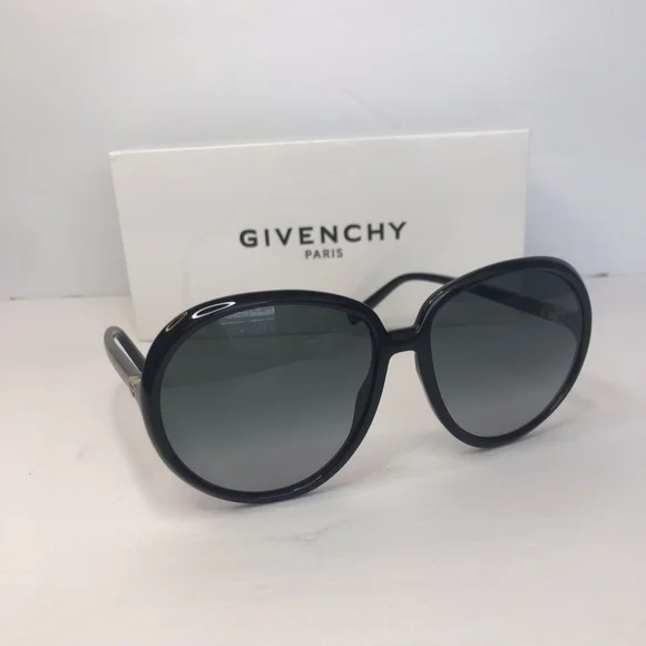 Givenchy | Accessories | Original Givenchy Oversized Gv 78s  display picture 1